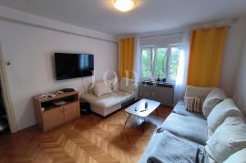 Stan na Vežici sa velikom okućnicom, Rijeka, Apartamento