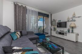 Selce, predivan apartman pored mora sa parkingom, Crikvenica, Daire