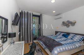 Selce, predivan apartman pored mora sa parkingom, Crikvenica, Daire