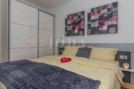 Selce, moderan apartman 90 metara od mora, Crikvenica, Appartement