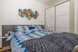 Selce, moderan apartman 90 metara od mora, Crikvenica, Appartement