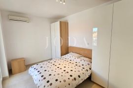 Crikvenica veliki stan na odličnoj lokaciji, Crikvenica, Appartment