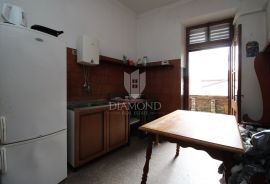 Crikvenica, kuća s dva poslovna prostora, Crikvenica, Appartement