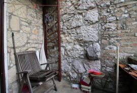 Crikvenica, kuća s dva poslovna prostora, Crikvenica, Appartement