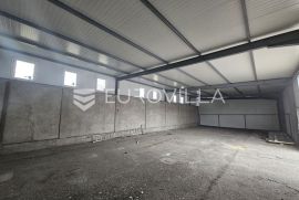 Osijek, Industrijska zona Osijek, dva skladišta od 200 m2, 5 eur/m2, Osijek, Коммерческая недвижимость