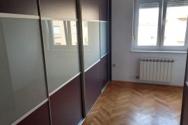 Dvosoban stan na dobroj lokaciji, Pula, Istra, Pula, Appartement