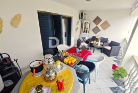 KRK, MALINSKA - Dvosobni apartman, garaža, okućnica, 350 metara od mora!, Malinska-Dubašnica, Kвартира