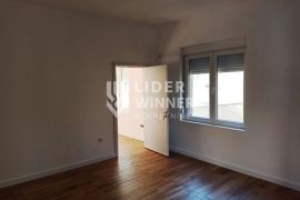 Renoviran sa parking mestom ID#130948, Vračar, Appartment