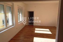 Renoviran sa parking mestom ID#130948, Vračar, Appartment