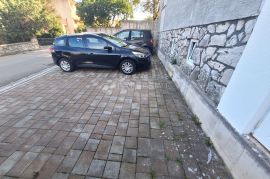 JADRANOVO - DVA NOVOUREĐENA STANA U BLIZINI PLAŽE, Crikvenica, Appartement