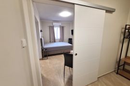 JADRANOVO - DVA NOVOUREĐENA STANA U BLIZINI PLAŽE, Crikvenica, Appartement