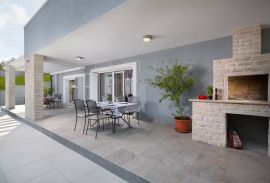 PRODAJA, VILLA, ŠUMBER/LABIN, 203 M2, 4SS+DB, Sveta Nedelja, Σπίτι