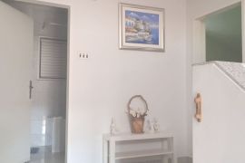 Predivna kuća sa tri stana na dobroj lokaciji, Valbandon, Istra, Fažana, Casa