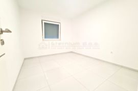 TREĆI RED OD MORA, KRASAN POGLED, PARKING, Crikvenica, Appartement