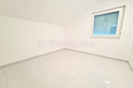 STAN SA PANORAMSKIM POGLEDOM NA MORE, Crikvenica, Apartamento