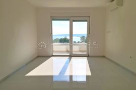 STAN SA LIJEPIM POGLEDOM NA MORE - 3. RED OD MORA, Crikvenica, Appartment