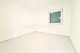 STAN SA LIJEPIM POGLEDOM NA MORE - 3. RED OD MORA, Crikvenica, Appartment