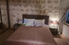 Predivan stan sa studio apartmanom u centru Rovinja, Rovinj, Stan