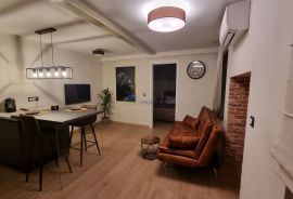 Predivan stan sa studio apartmanom u centru Rovinja, Rovinj, Stan