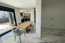 Dvoetažni apartman s bazenom i pogledom na more, Krk, Apartamento