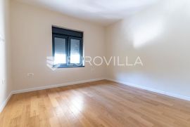 Požega, prekrasan višesoban stan 115 m2 s 2 loggie i terasom, Požega, Appartment