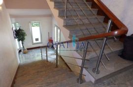 Opatija-Pobri dvoetažni stan 1.kat. 77.66 m2 sa lijepim pogledom, Opatija - Okolica, Appartment