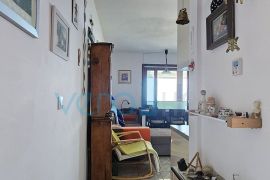 Otok Krk, Njivice, stan 50m2, 2.kat, terasa, balkon, pogled na more, za prodaju, Omišalj, Appartement