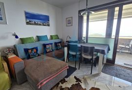 Otok Krk, Njivice, stan 50m2, 2.kat, terasa, balkon, pogled na more, za prodaju, Omišalj, Appartement