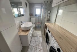 Pula, Veli Vrh - dvoetažni stan 90m2, Pula, Appartement