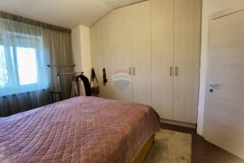 Pula, Veli Vrh - dvoetažni stan 90m2, Pula, Appartement