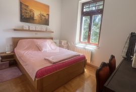 Opatija, dvoetažni stan u povijesnoj vili, 1. red do mora, Opatija, Apartamento