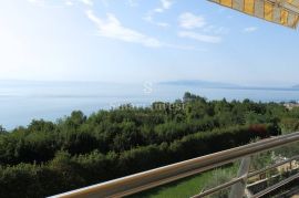 OPATIJA, dvoetažni stan s balkonom i parkingom, Opatija - Okolica, Appartement