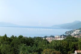 OPATIJA, dvoetažni stan s balkonom i parkingom, Opatija - Okolica, Appartment