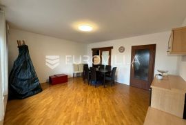 Đakovo, strogi Centar, jednosoban stan 40 m2 s liftom, Đakovo, Appartement