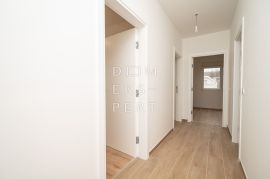 Kraljevečki Novaki, Sesvete, novogradnja, četverosoban stan, 1. kat - 94m2, Zagreb, Appartment