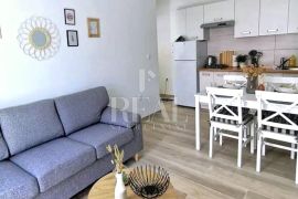 Pula stan 50m2 2ss+db,blizina City mola sa dvorištem 50m2 !, Pula, Flat