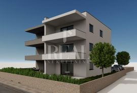 NOVALJA-STAN NA DRUGOM KATU NOVOGRADNJE, 2S+DB OD 71 m2, Novalja, Flat