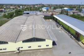 Đakovo, prostrani poslovni kompleks na 18500 m2, Đakovo, العقارات التجارية