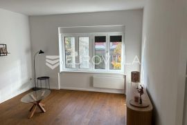 Zagreb, Donji Grad, prekrasan novouređeni trosoban stan u centru, NKP 78 m2, Zagreb, Flat