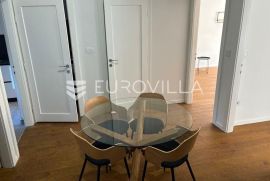 Zagreb, Donji Grad, prekrasan novouređeni trosoban stan u centru, NKP 78 m2, Zagreb, Appartement