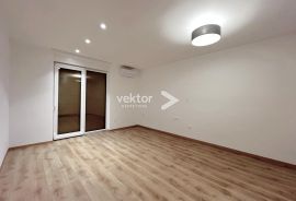 Vojak, preuređen 3-soban stan s balkonom, Rijeka, Appartement