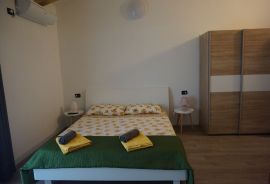 Apartmanska kuća u Rovinju, Istra, Rovinj, Дом