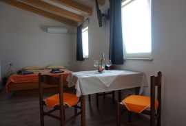 Apartmanska kuća u Rovinju, Istra, Rovinj, Дом