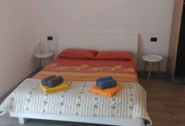 Apartmanska kuća u Rovinju, Istra, Rovinj, Дом