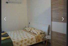 Apartmanska kuća u Rovinju, Istra, Rovinj, Дом