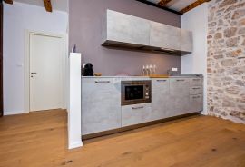 Rovinj,novogradnja u starom gradu,1 kat,namješten-41m2, Rovinj, Flat