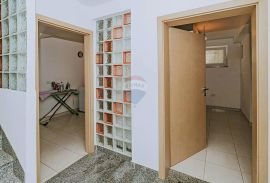 Istra, Umag okolica, apartmanska samostojeća kuća, Umag, Дом