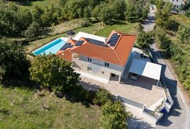 Motovun okolica, kuća na brijegu s predivnim pogledom, Karojba, House