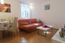 Istra, Rovinj - ODLIČNA PRILIKA- stan i veliki podrum, Rovinj, Appartment