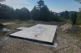 Klana, građevinsko zemljište 1102 m2 s građevinskom dozvolom, Klana, Tierra